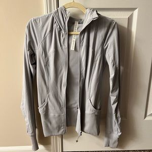 Lululemon jacket, silver, size 6, great condition
